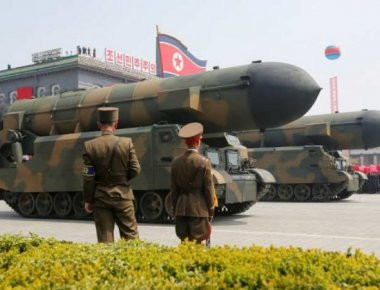 Guardian: Πόσο κοντά είμαστε στον πυρηνικό πόλεμο;